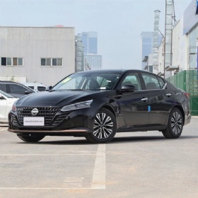 Dongfeng Nissan Teana 4-Door 5-Seat Sedan